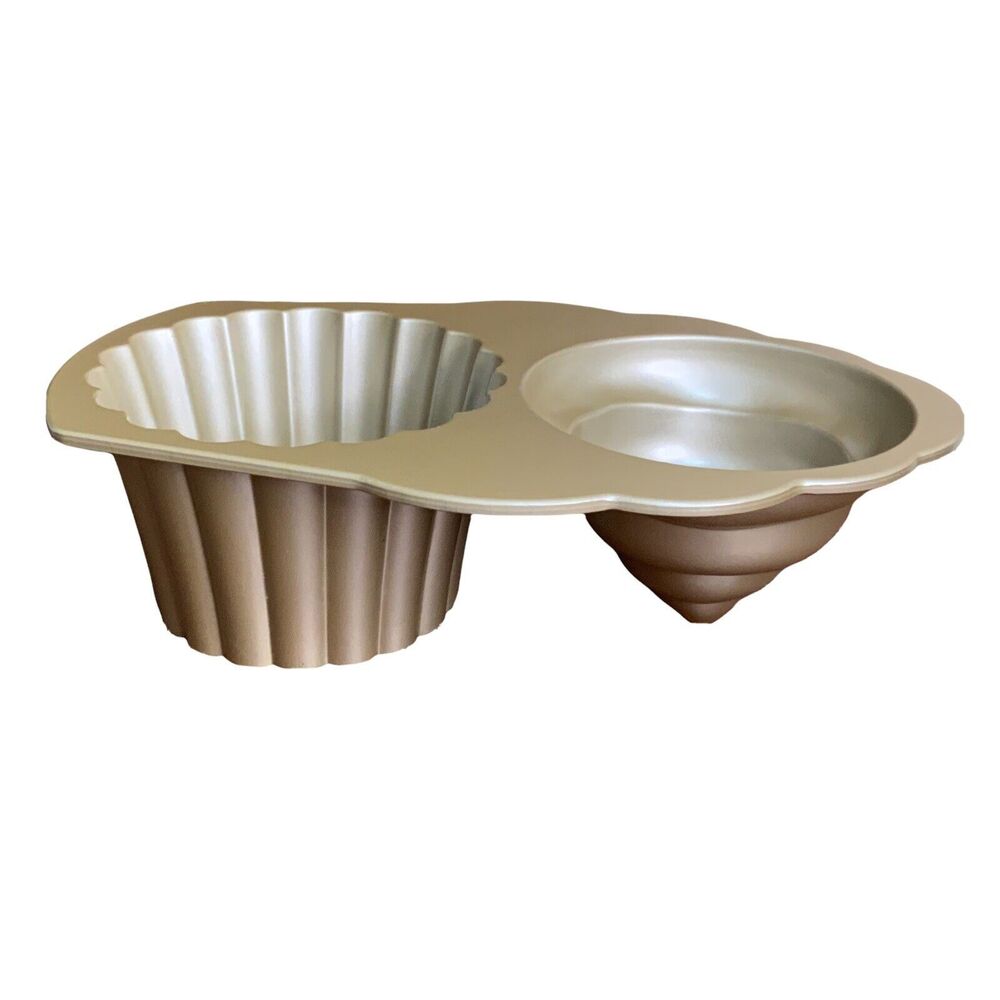 Vintage Cast Aluminum Nordic Ware The Great Cupcake Cake Pan 10 Cups Made in USA